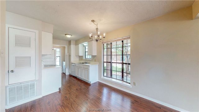 1913 Woodsman Drive, College Station, TX 77840