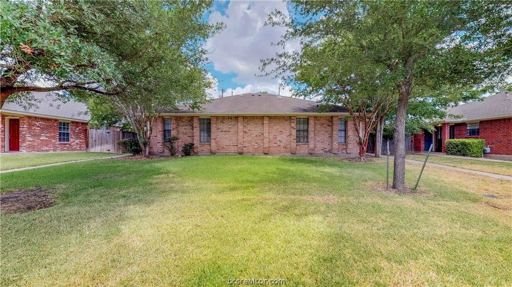 1913 Woodsman Drive, College Station, TX 77840