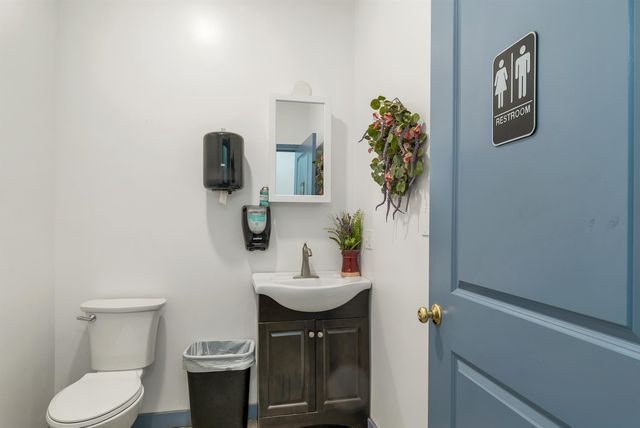 92 Route 236, Berwick, ME 03901