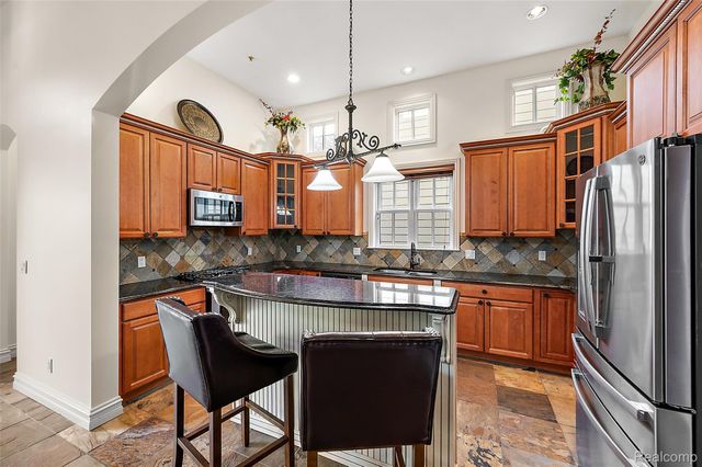 3875 Andover Avenue, Auburn Hills, MI 48326