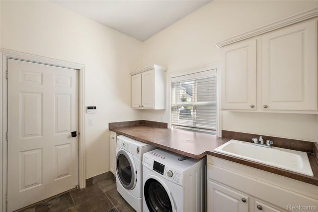 3875 Andover Avenue, Auburn Hills, MI 48326