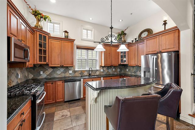 3875 Andover Avenue, Auburn Hills, MI 48326