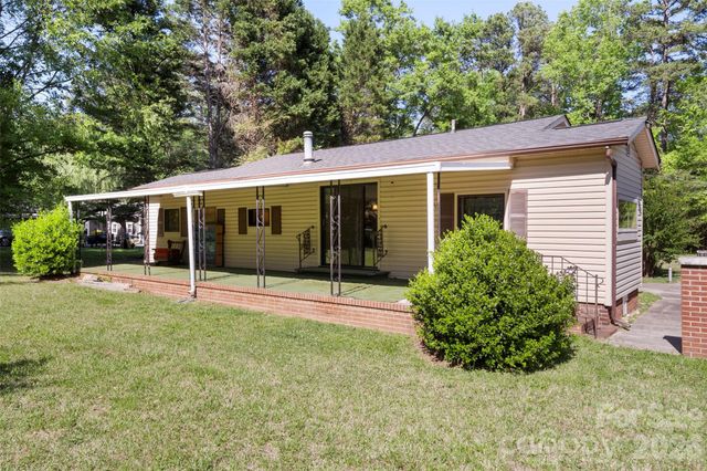 5208 Hickory Grove Road, Mount Holly, NC 28120