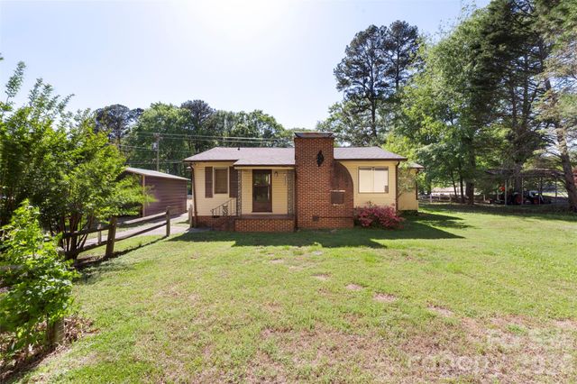 5208 Hickory Grove Road, Mount Holly, NC 28120