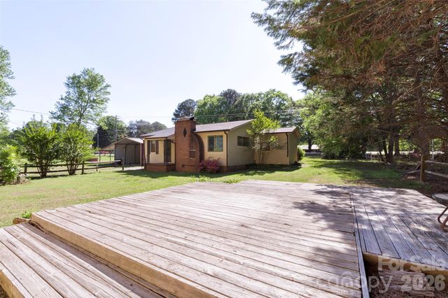 5208 Hickory Grove Road, Mount Holly, NC 28120