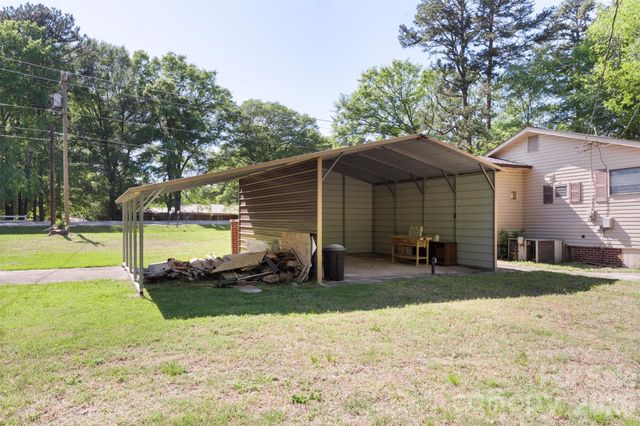 5208 Hickory Grove Road, Mount Holly, NC 28120