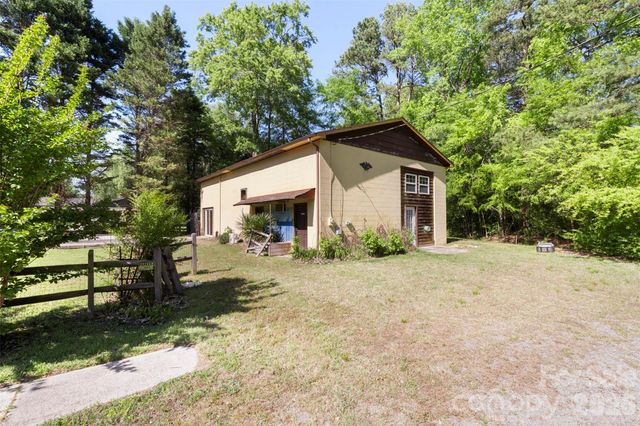5208 Hickory Grove Road, Mount Holly, NC 28120