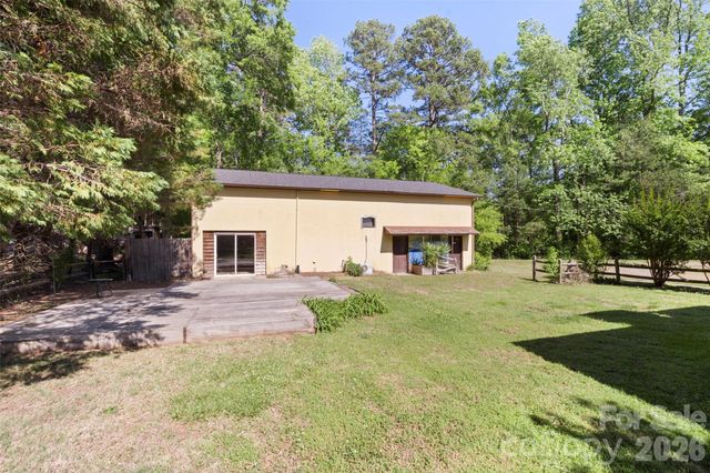 5208 Hickory Grove Road, Mount Holly, NC 28120