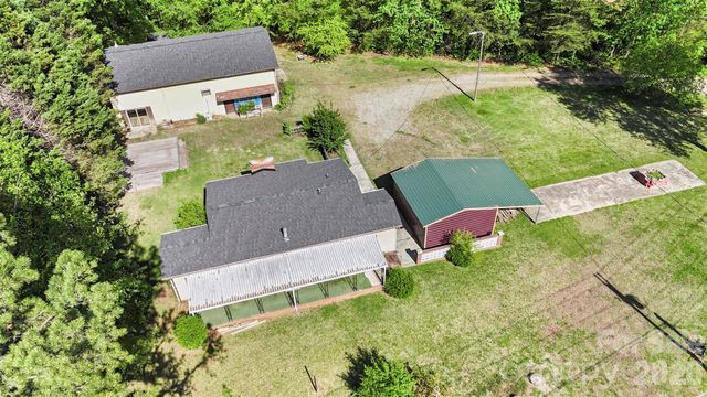 5208 Hickory Grove Road, Mount Holly, NC 28120