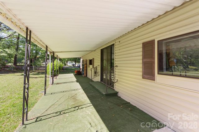 5208 Hickory Grove Road, Mount Holly, NC 28120