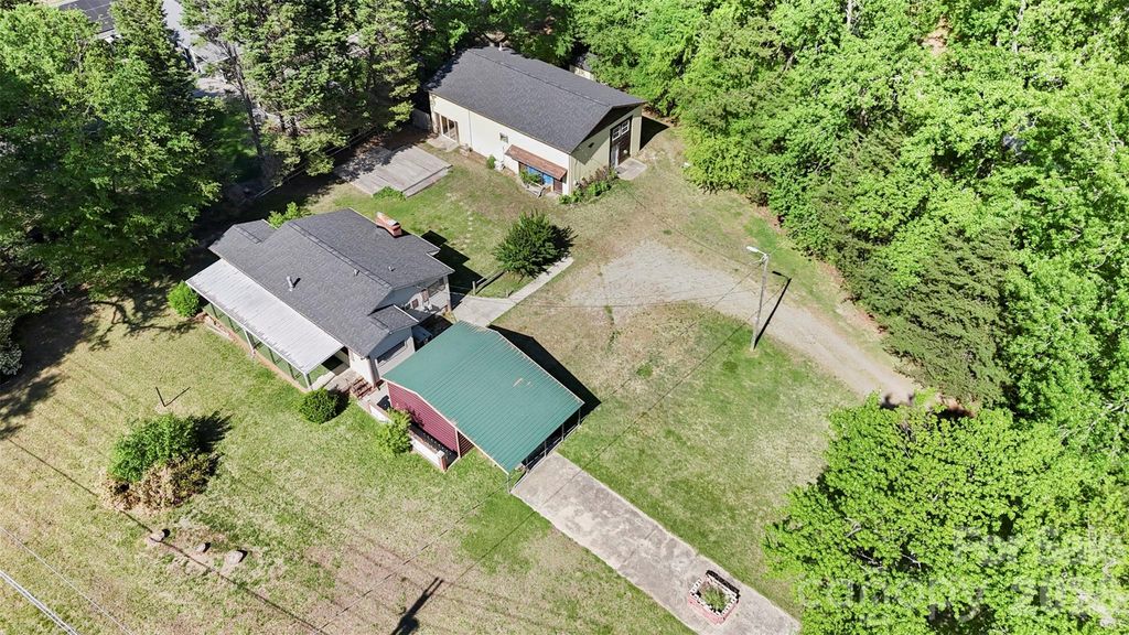 5208 Hickory Grove Road, Mount Holly, NC 28120