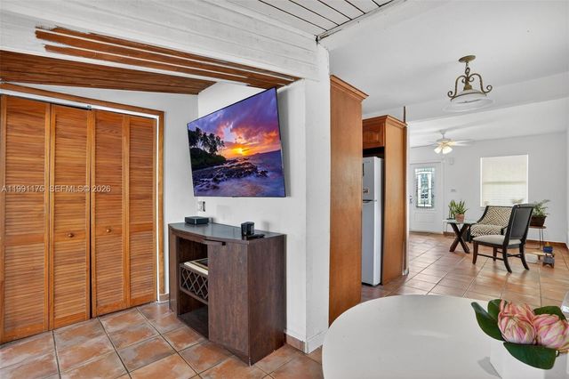 10055 SW 52nd Ter, Miami, FL 33165