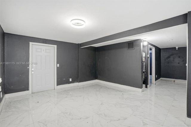 10055 SW 52nd Ter, Miami, FL 33165