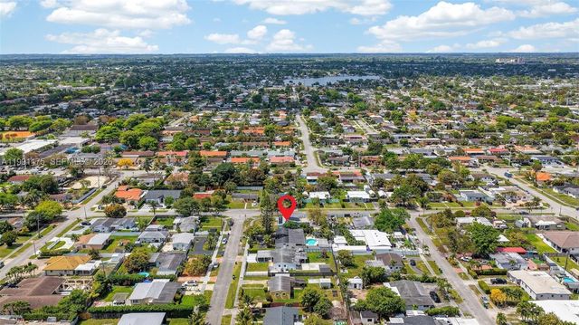 10055 SW 52nd Ter, Miami, FL 33165