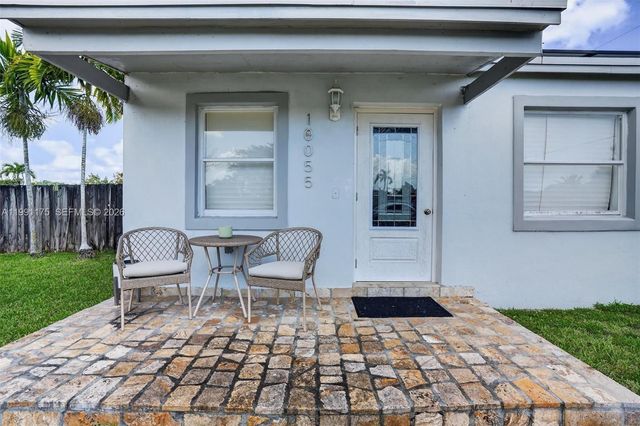 10055 SW 52nd Ter, Miami, FL 33165