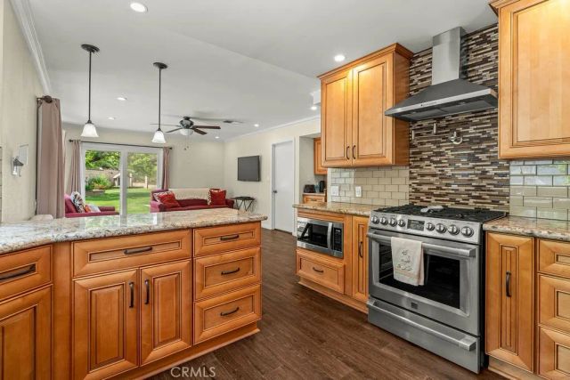 11012 Canyon Meadows, Whittier, CA 90601