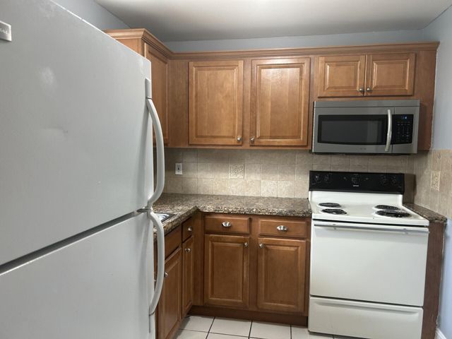 729 Lori Drive 101, Palm Springs, FL 33461