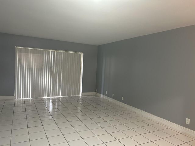 729 Lori Drive 101, Palm Springs, FL 33461