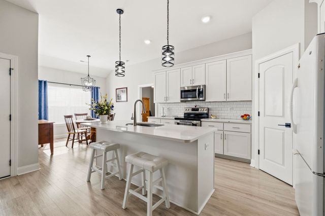 330 Canyon Dr., Conway, SC 29526