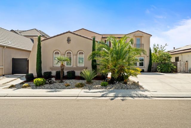 3234 Quincy Avenue, Clovis, CA 93619