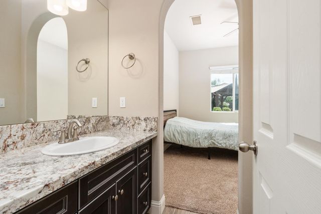 3234 Quincy Avenue, Clovis, CA 93619