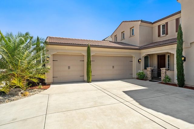 3234 Quincy Avenue, Clovis, CA 93619