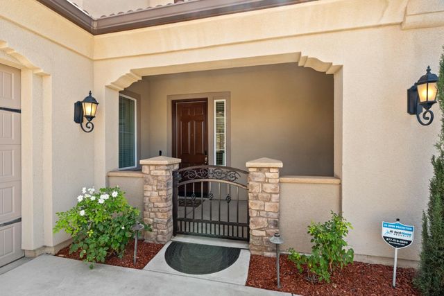 3234 Quincy Avenue, Clovis, CA 93619