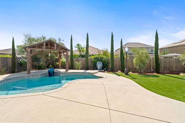 3234 Quincy Avenue, Clovis, CA 93619