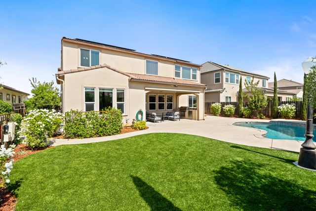 3234 Quincy Avenue, Clovis, CA 93619