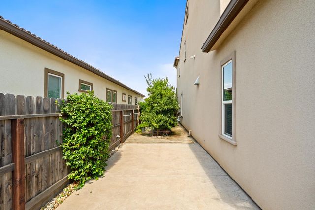 3234 Quincy Avenue, Clovis, CA 93619