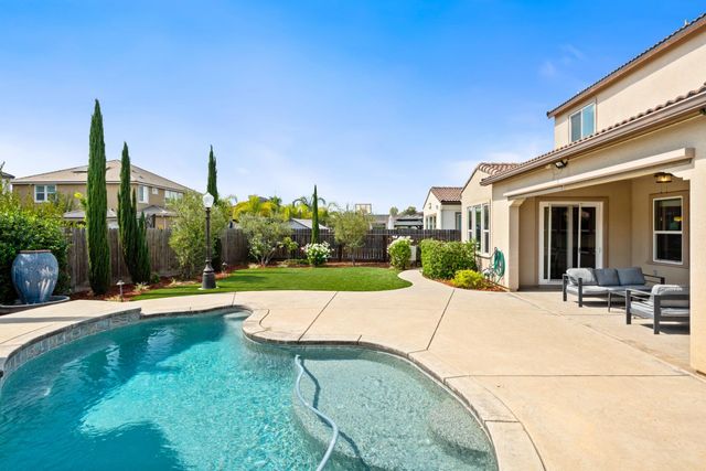 3234 Quincy Avenue, Clovis, CA 93619