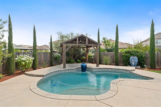 3234 Quincy Avenue, Clovis, CA 93619