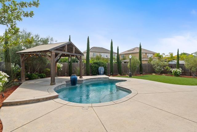 3234 Quincy Avenue, Clovis, CA 93619