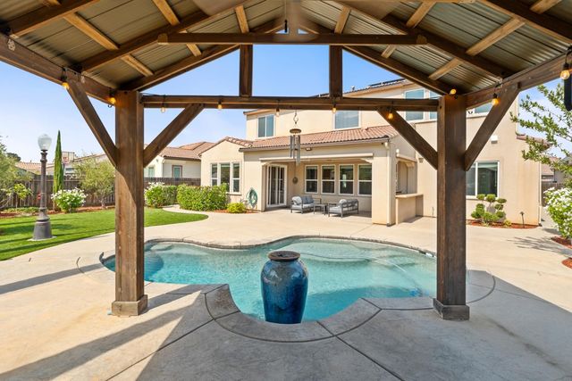 3234 Quincy Avenue, Clovis, CA 93619