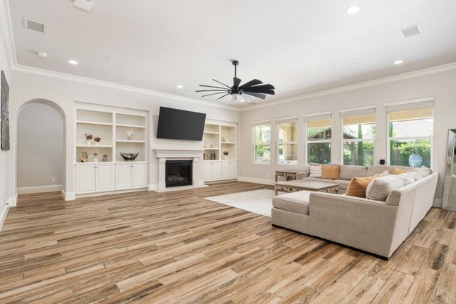 3234 Quincy Avenue, Clovis, CA 93619