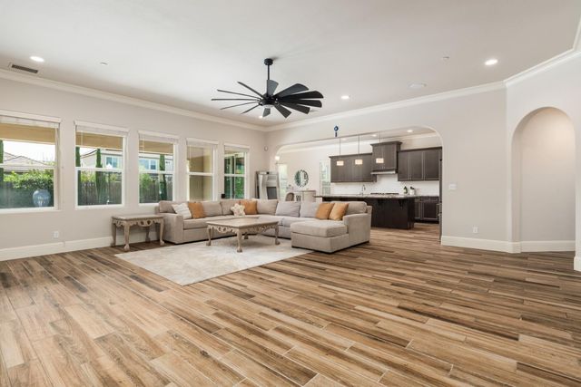 3234 Quincy Avenue, Clovis, CA 93619
