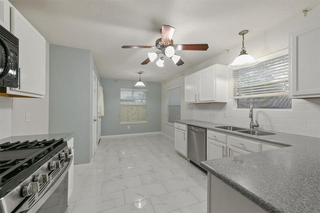 9523 Wyatt Oak Lane, Hockley, TX 77044