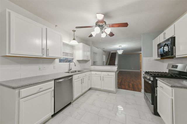 9523 Wyatt Oak Lane, Hockley, TX 77044