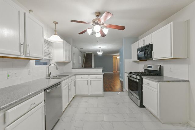 9523 Wyatt Oak Lane, Hockley, TX 77044