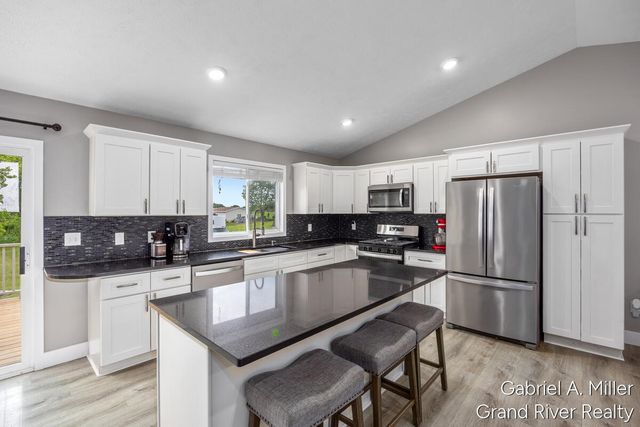 13555 Becker Court Ne, Nelson Twp, MI 49319