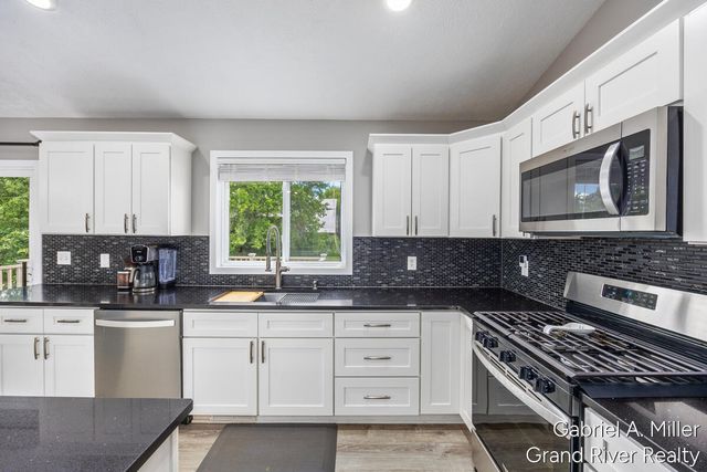 13555 Becker Court Ne, Nelson Twp, MI 49319