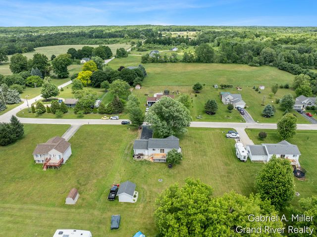 13555 Becker Court Ne, Nelson Twp, MI 49319
