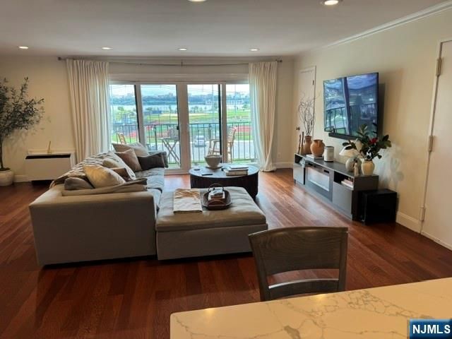1150 River Road 2D, Edgewater, NJ 07020