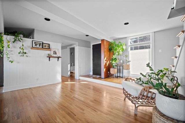 101 Brosville St, South Side, PA 15203