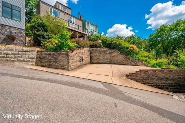 101 Brosville St, South Side, PA 15203