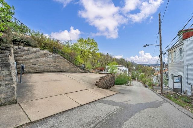 101 Brosville St, South Side, PA 15203