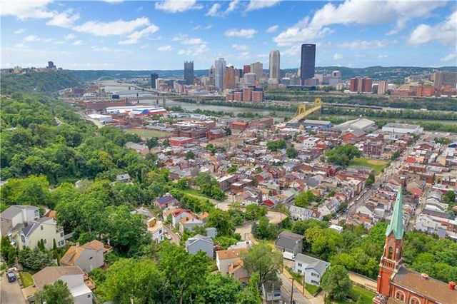 101 Brosville St, South Side, PA 15203