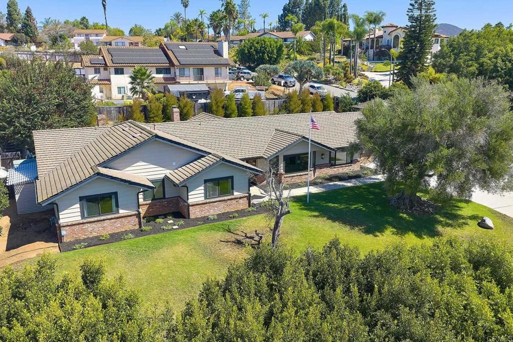 1598 Mesa Verde Drive, Vista, CA 92084 — exterior