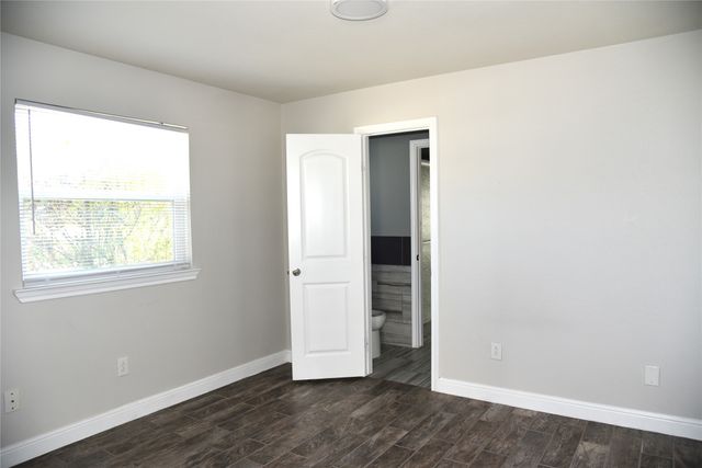 1001 Roky Court, Fort Worth, TX 76114