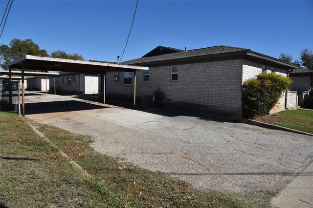 1001 Roky Court, Fort Worth, TX 76114